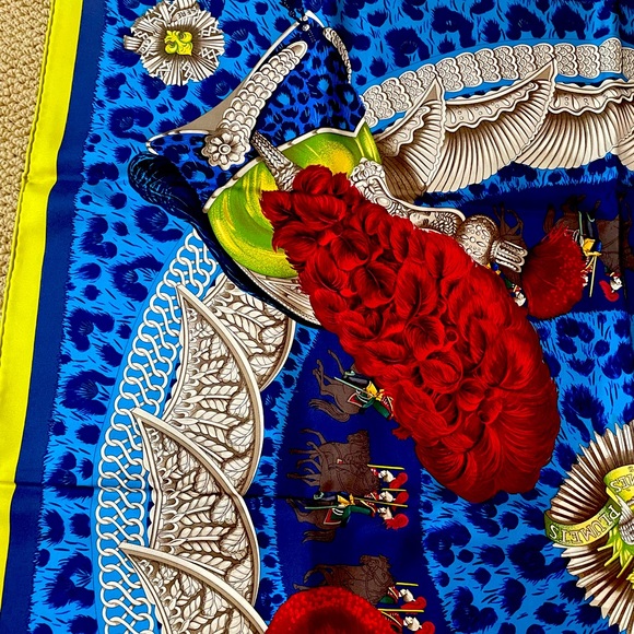 Hermes’ 90 silk scarf - Picture 2 of 3